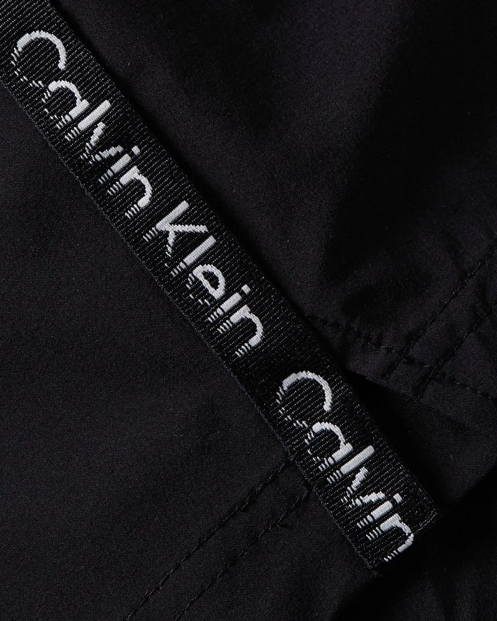 Calvin-Klein_FA2022_BAE_00GMF2S803BAE_3