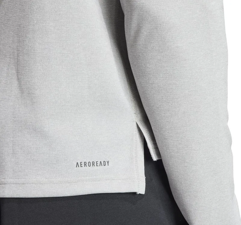 IT5441_7_APPAREL_On-Model_Detail-View-1_white