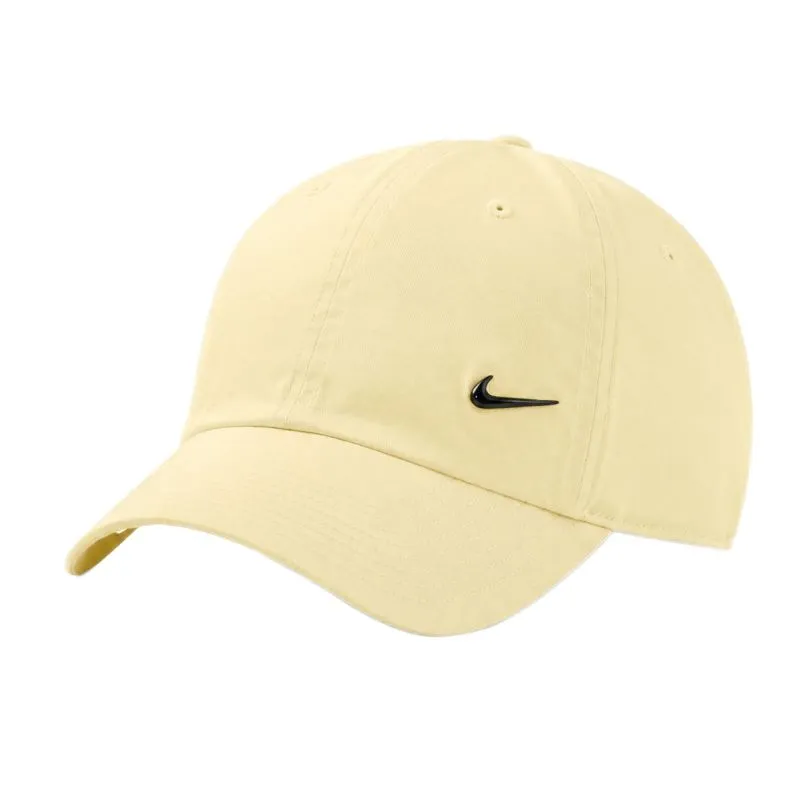 Nike Dri-Fit Club Unstructured Metal Swoosh - coconut milk/metallic black Nike Dri-Fit Club Unstructured Metal Swoosh - coconut milk/metallic black