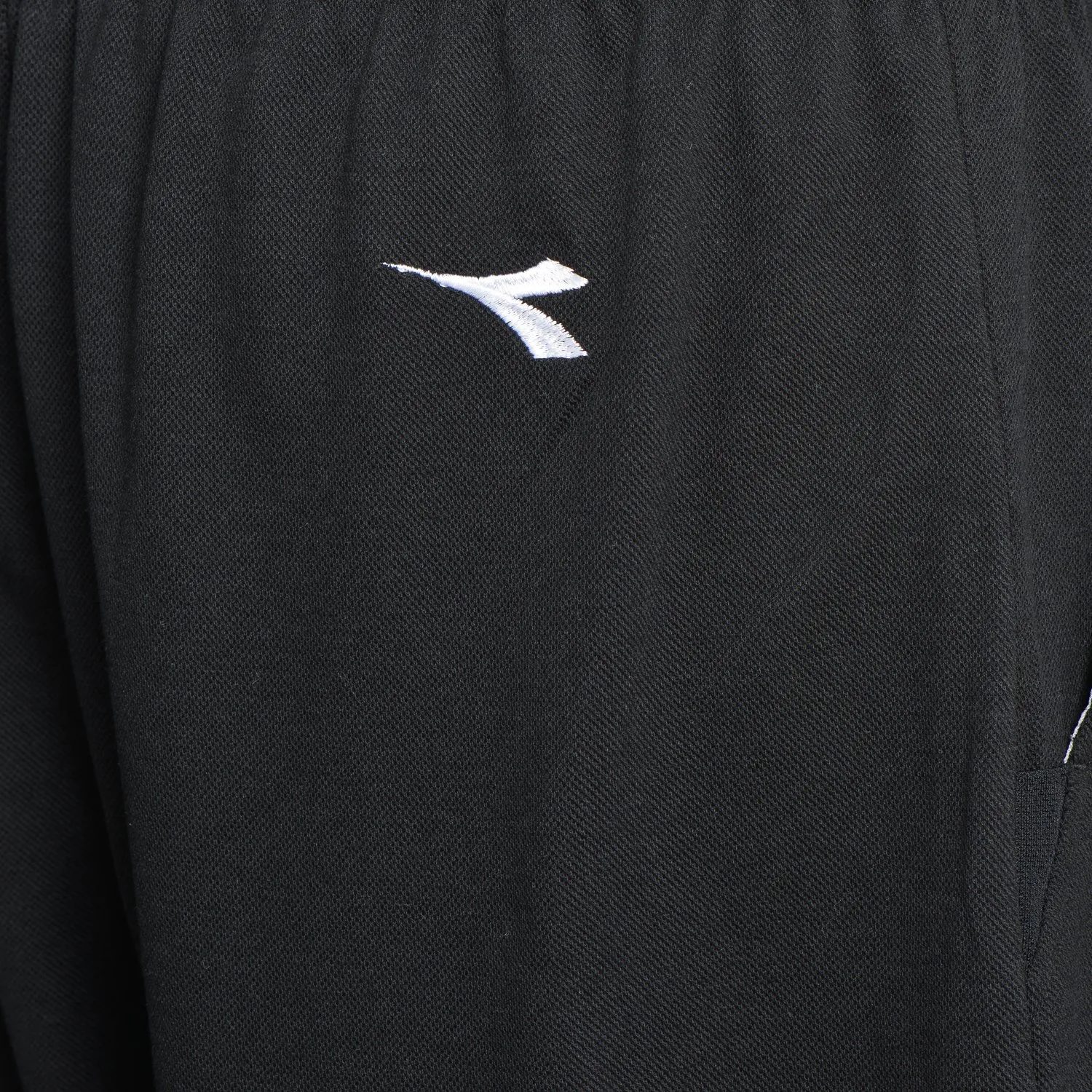 pol_pl_Spodenki-krotkie-meskie-DIADORA-BERMUDA-REVERSIBLE-MESH-12536_4