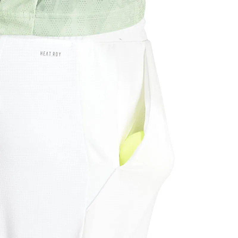 IQ4731_7_APPAREL_On-Model_Detail-View-1_whiteXNB1lN9SD4C3o