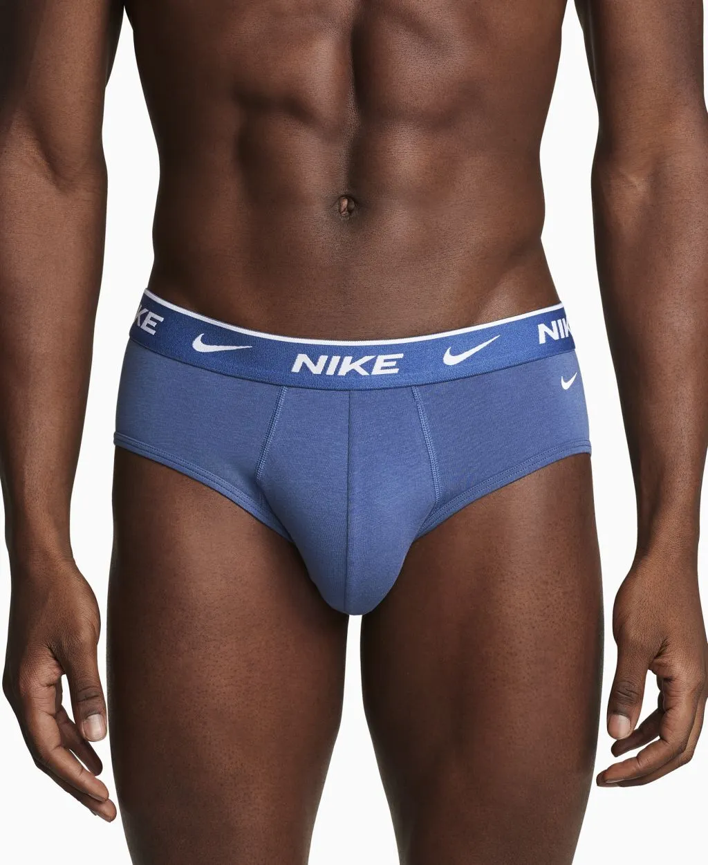 KE1006_402_1R6_FRONT_1768x2160
