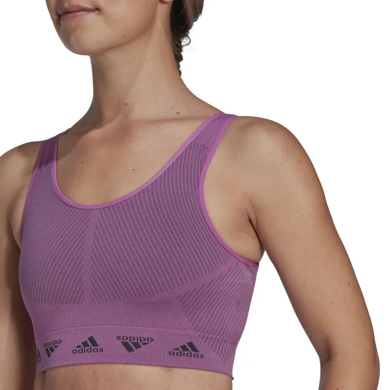 HL8580_8_APPAREL_On-Model_Detail-View-1_white