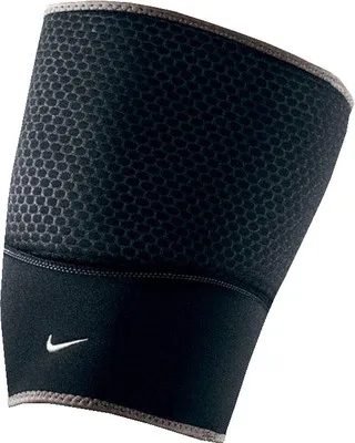 opaska-na-udo-nike-thigh-sleeve-black-1 Opaska na udo Nike Thigh Sleeve - black