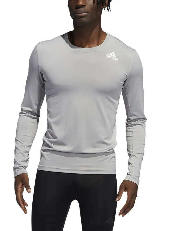 H08816_APP_on-model_front_white