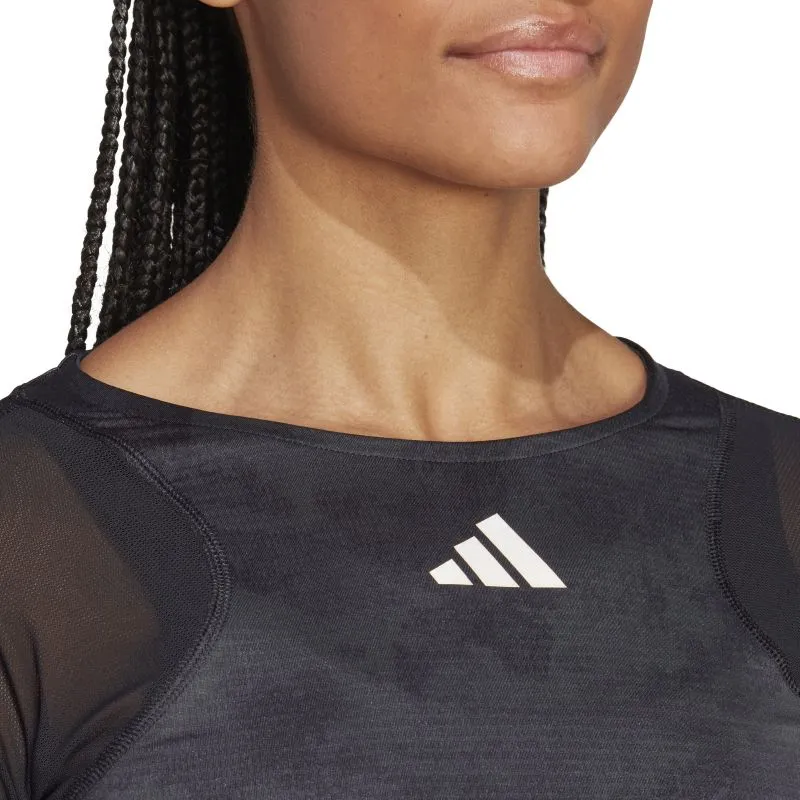 HZ8731_8_APPAREL_On-Model_Detail-View-1_white