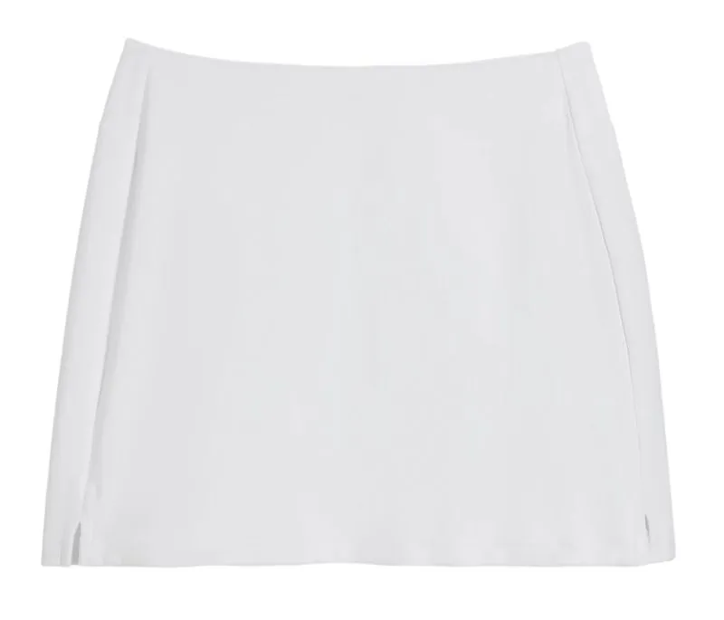 WYG0002411WTA__4090333be13f9c2b33f88d1feff24e2d-Photoroom Wilson Kids Team Flat Front - bright white