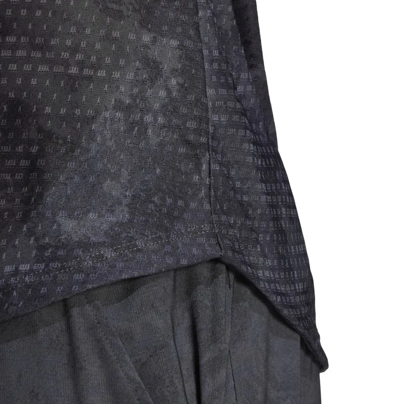 IB4606_9_APPAREL_On-Model_Detail-View-2_white