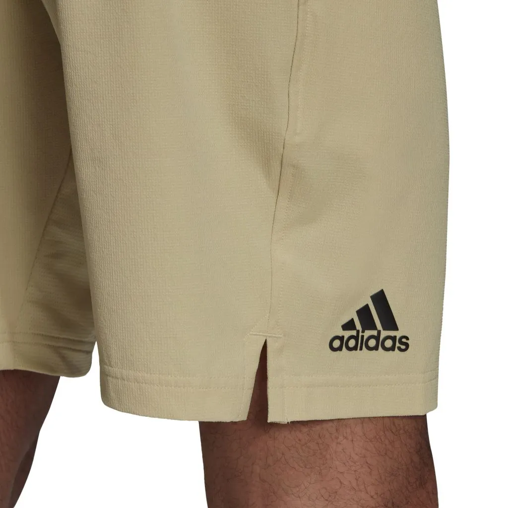 HB9152_9_APPAREL_On-Model_Detail-View-3_whiteY32hoQj6P1FeM