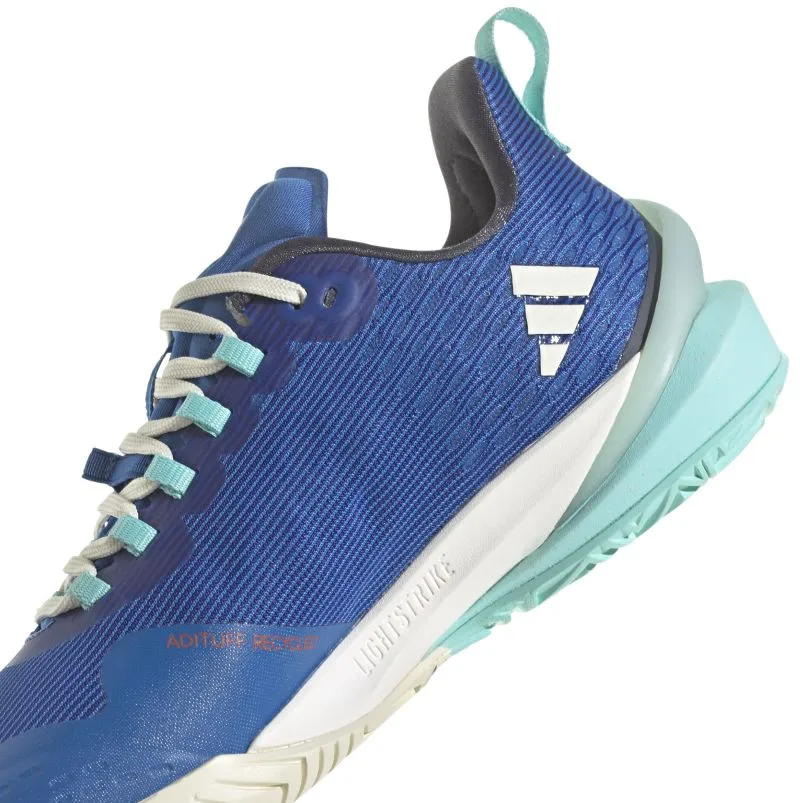 IG9517_9_FOOTWEAR_Photography_Detail-View-2_white