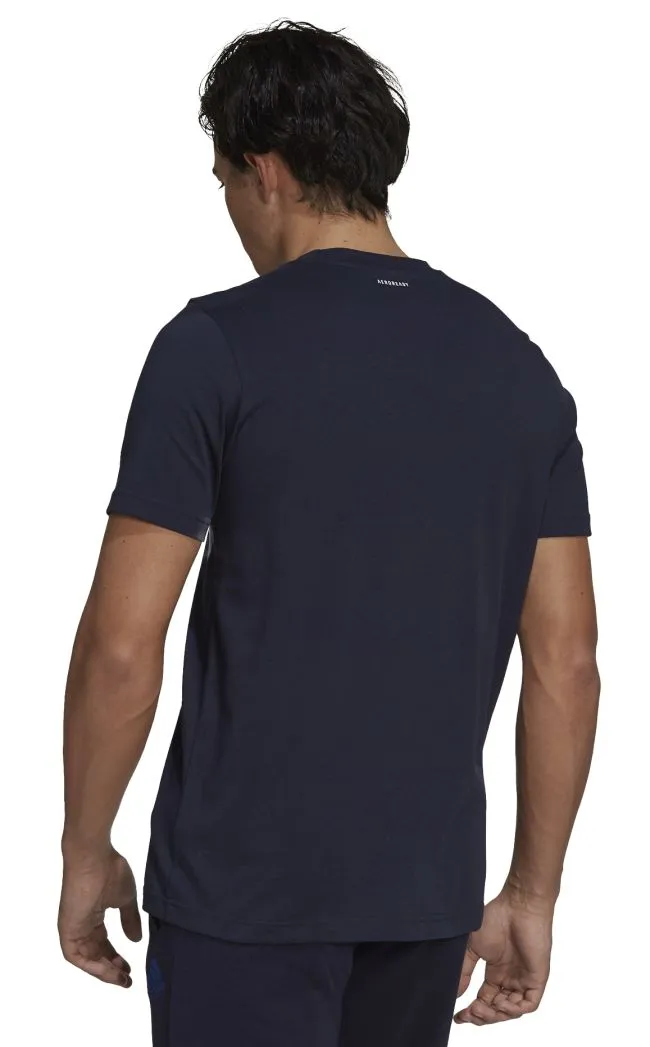 GU8865_APP_on-model_back_white