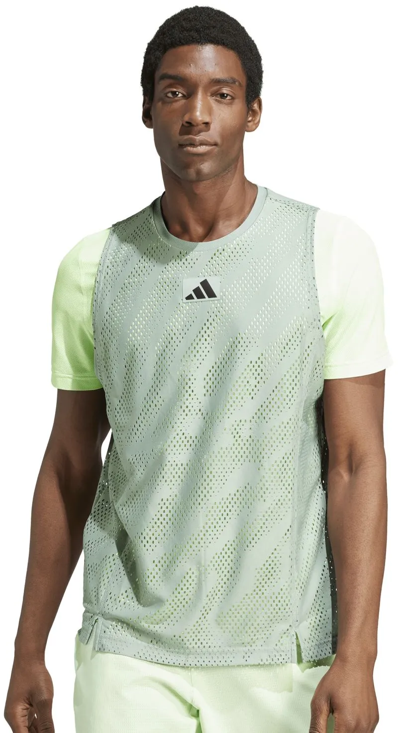 IL7381_3_APPAREL_On-Model_Standard-View_white