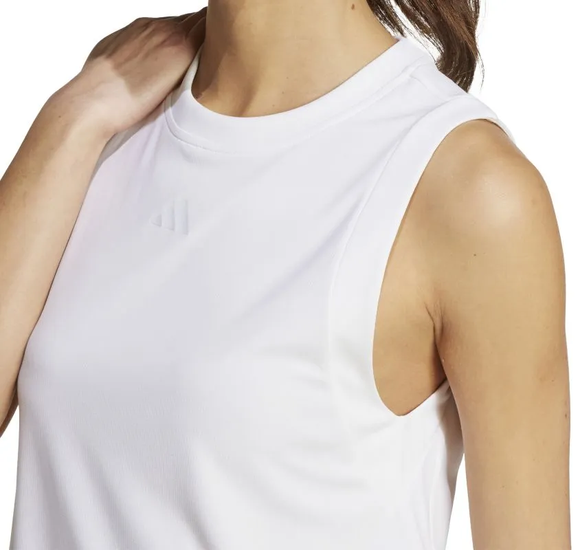 JN2094_7_APPAREL_On-Model_Detail-View-1_white